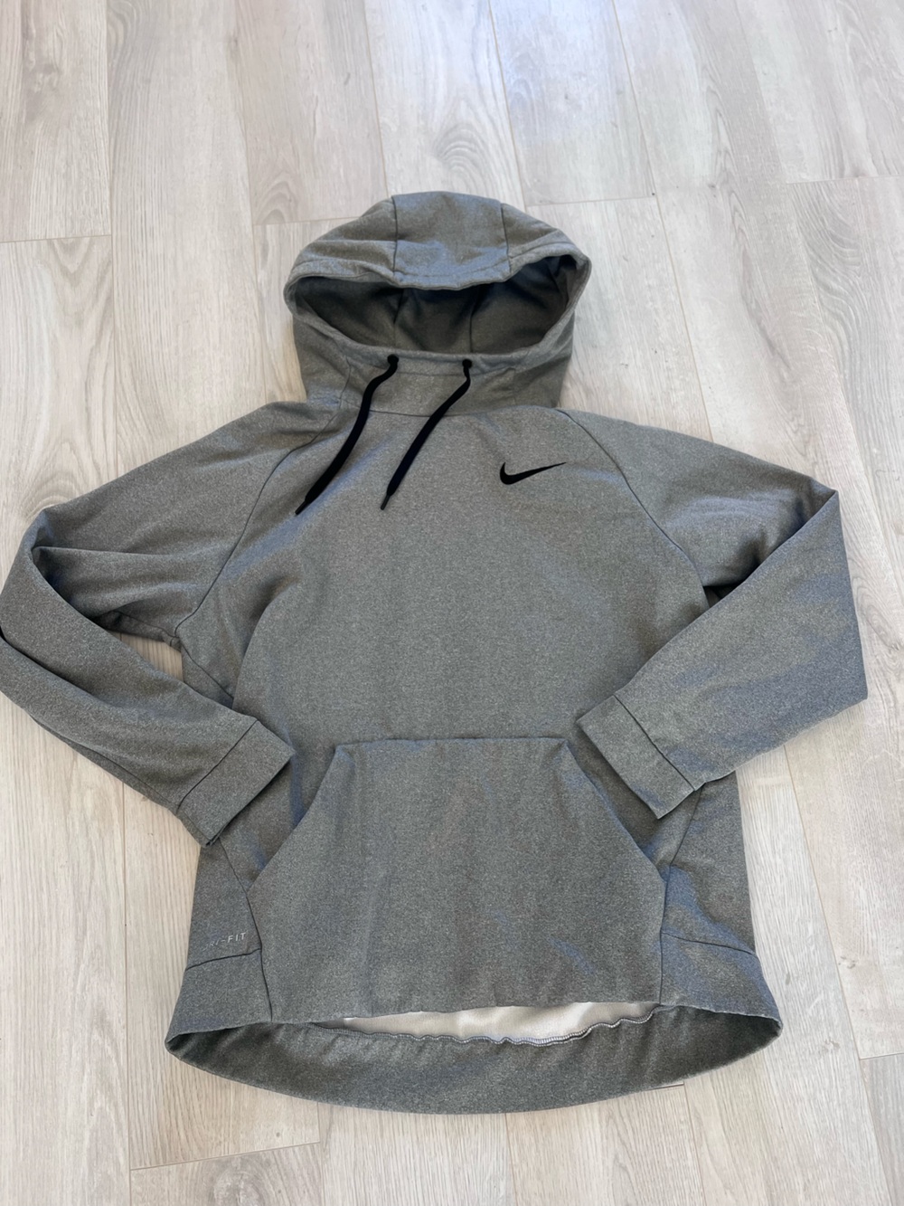 Nike Men’s Heather Gray Performance Hoodie with Black Accents